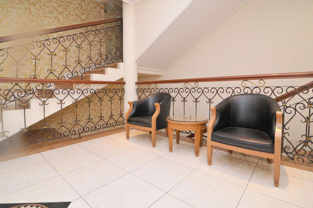 Hotel Maricaya Макасар Екстериор снимка